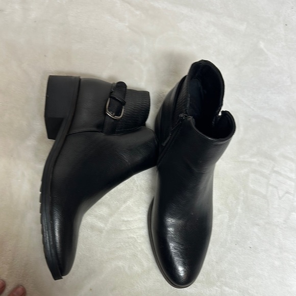 BareTraps Black Ankle Boots - Picture 11 of 12